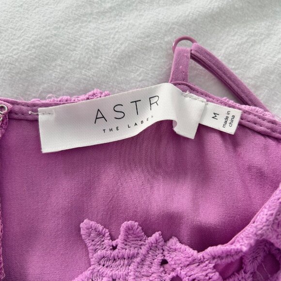 Lilac lace dress - Picture 7 of 9